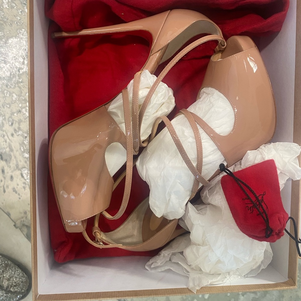 Christian Louboutin Holly Alta 120 Nude Patent Cross Strap Sandal Heel Pump 42